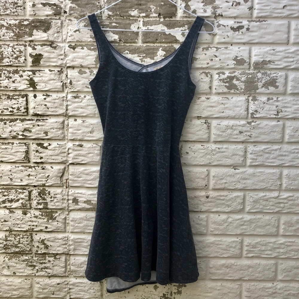 Dress with cross back